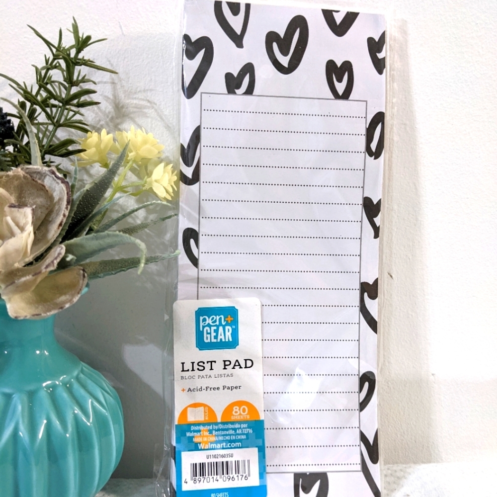 🚨 Hearts Magnetic List Pad by Pen Gear